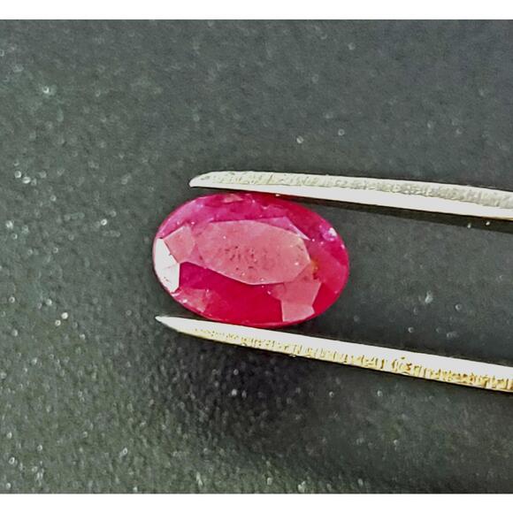 100% Natural Certified Corundum Ruby Oval Non‎ Treated 1.52ct is